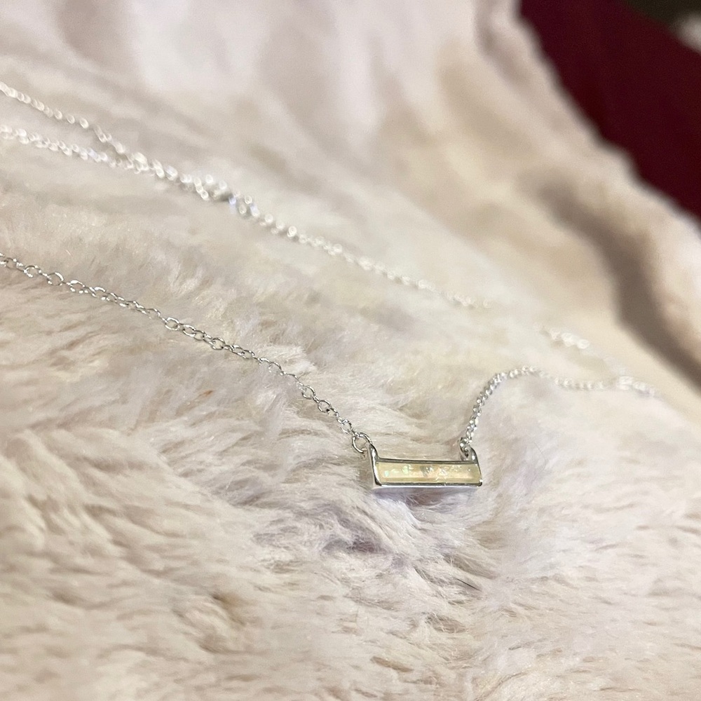 Sparkling minimalist necklace